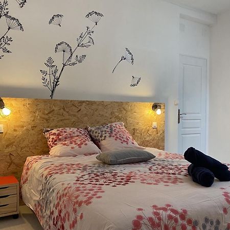 La Maison D'Angelique - Colocation Hoteliere A 150M Gare Tgv- Grande Cuisine Equipee & Salon - Fibre - Netflix Niort Luaran gambar