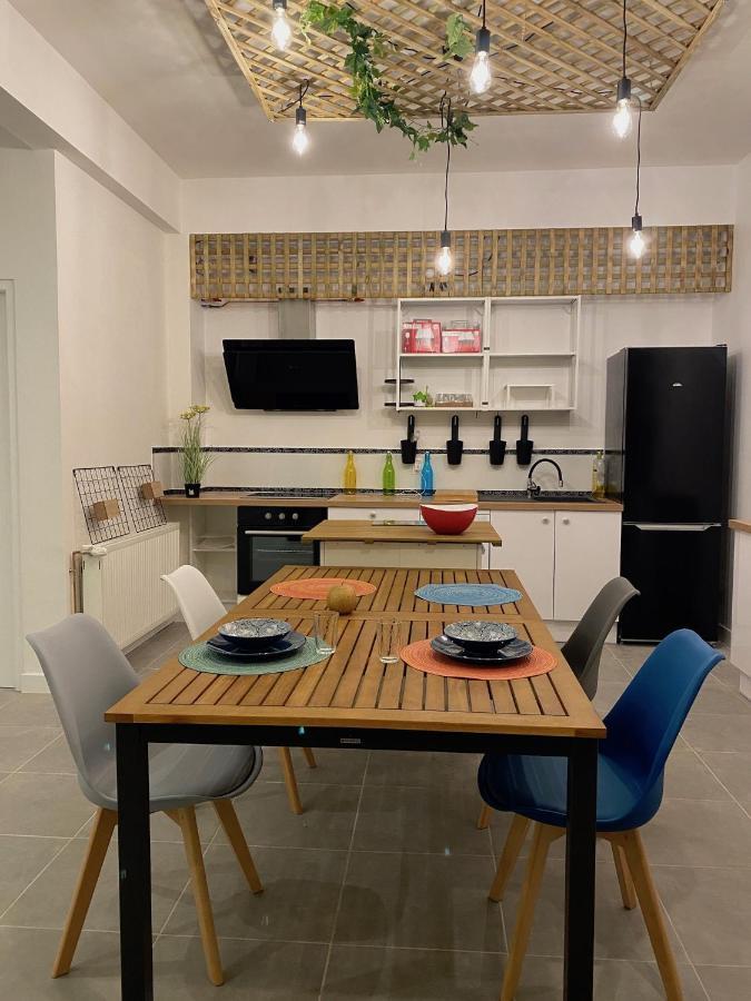 La Maison D'Angelique - Colocation Hoteliere A 150M Gare Tgv- Grande Cuisine Equipee & Salon - Fibre - Netflix Niort Luaran gambar