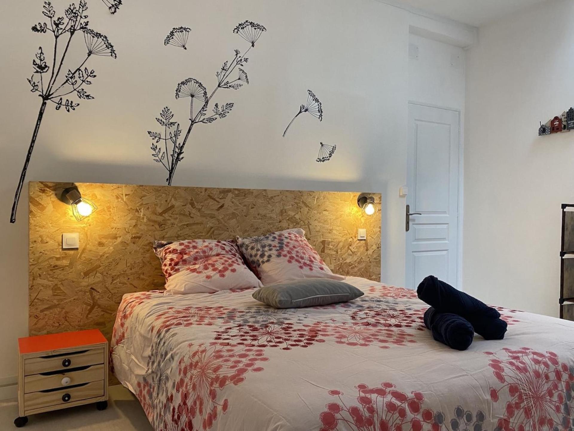 La Maison D'Angelique - Colocation Hoteliere A 150M Gare Tgv- Grande Cuisine Equipee & Salon - Fibre - Netflix Niort Luaran gambar